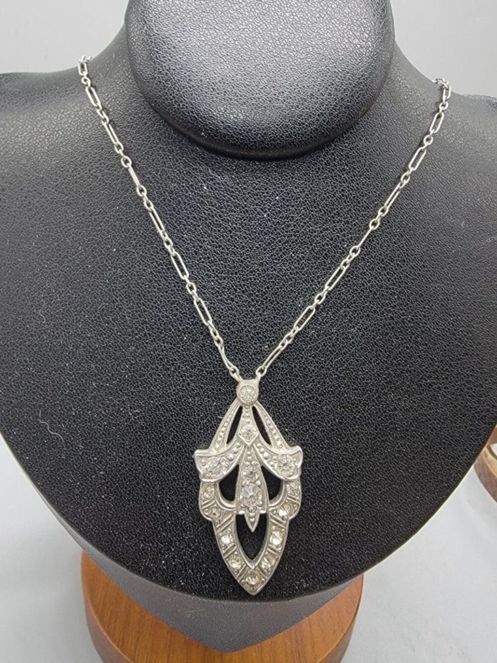 VTG Paste Stone Pot Metal Pendant Necklace 15" Choker Style Silver Tone Chain